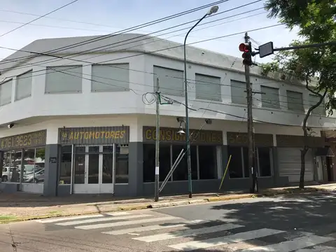 LOCAL EN DOS PLANTAS C/OFICINA