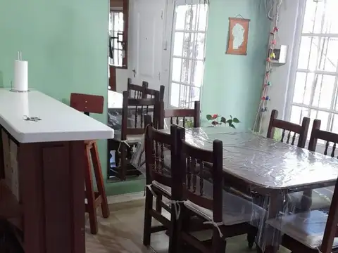 CASA 3 AMB. C/ "GALPON CASA" ADICIONAL EN JARDIN