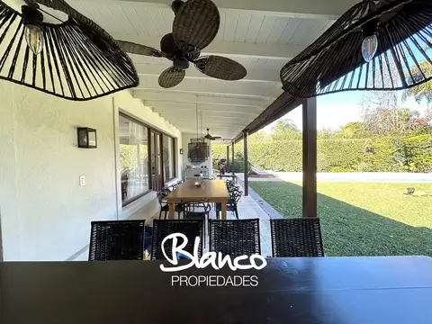 Casa en Venta con 1 cochera