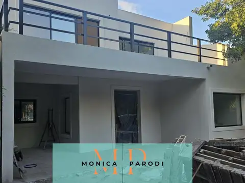 Casa 4 ambientes con 2 baños