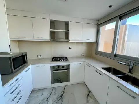 Departamento en Alquiler de 3 dormitorios