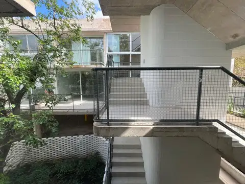 VENTA OFICINA C/COCHERA  Y BALCÓN- P. LELOIR