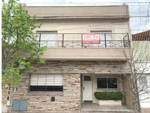 Depto Tipo Casa en Alquiler de 5 ambientes