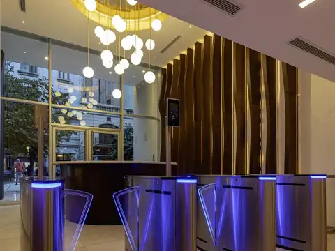 Oficina en Alquiler con 1 cochera