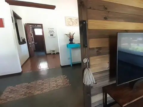 Casa en Alquiler con 2 cocheras