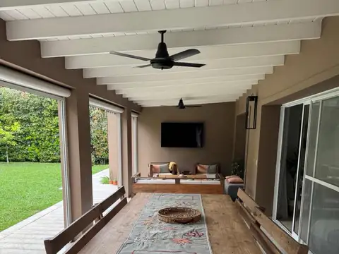 Casa 4 ambientes con 3 baños