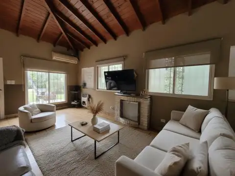 VENTA Casa 4 Dormitorios en Barrio Los Mirasoles - Pilar Km 50