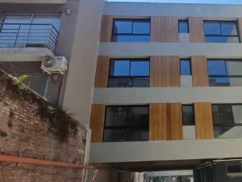 Departamento de 3 ambientes a estrenar con balcón, parrilla y cochera