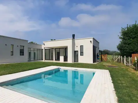 Casa en Venta - Medal Country Club, Pilar - 7 ambientes