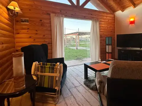 VENTA CASA QUINTA 3 AMB. CON PILETA Y PARRILLA