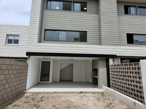 Depto Tipo Casa en Venta de 3 ambientes