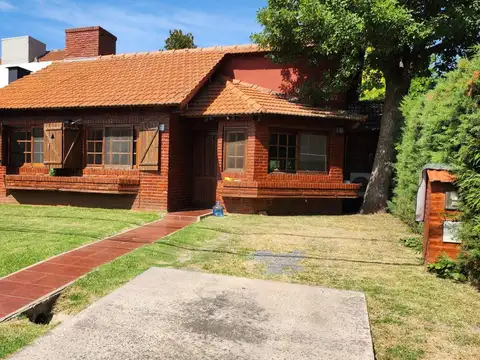 Lindisima casa en CLUB PRIVADO LOMA VERDE.