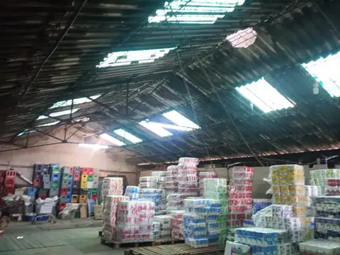 HERMOSO GALPÓN CON ENTREPISO EN QUILMES OESTE U$S 470.000.-