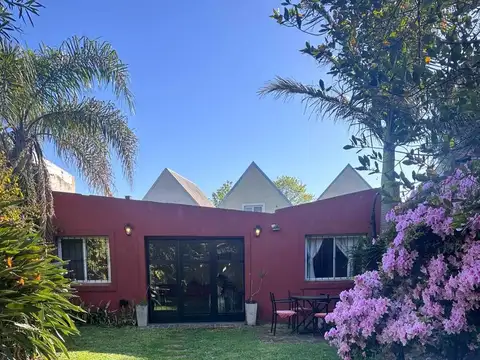 Casa con lote propio 3 dermitorios y garage