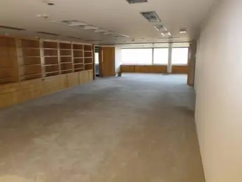 Oficina en Venta con 2 cocheras