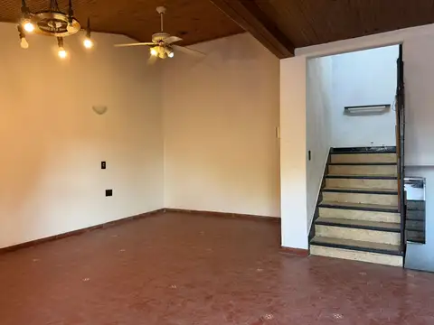 Presbítero Julián Navarro 5500, Piso 1