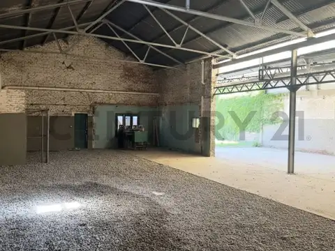 Calle 25 de Mayo entre Rivadavia y Moreno 100, Piso 0