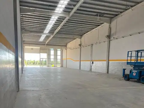 Excelente Depósito en Alquiler