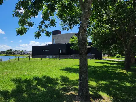 Terreno en Venta de 902,0 m2