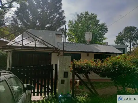 Casa en alquiler c/ cochera en Funes