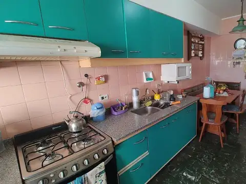 Departamento 4 ambientes con 2 baños