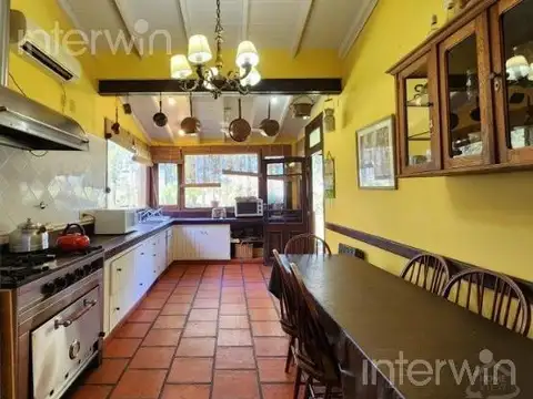 Casa de 7 ambientes - Pileta - Jardin - Parrilla - Exaltacion De La Cruz - Chacra en Chenaut - VENTA