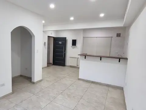 Departamento en Alquiler en Monte Grande, $ 630.000