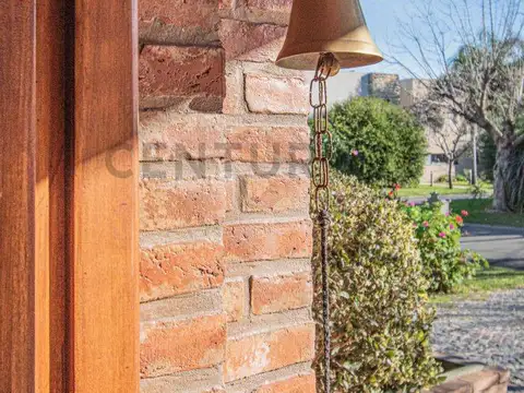 Venta de Casa con amarra ´propia y salida al río en el barrio Santa María de Tigre, Tigre