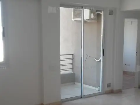 Departamento en Alquiler en Lanus Este, $ 450.000