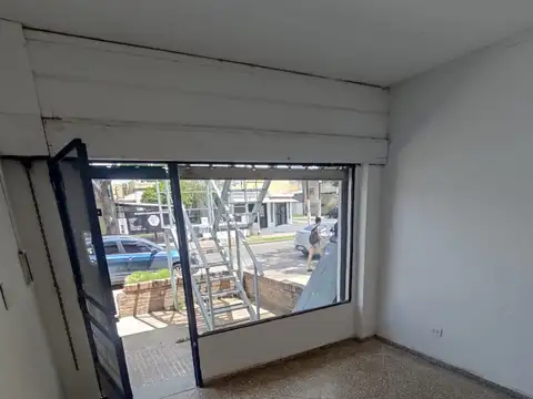 Local en Alquiler en Alberdi, USD 250.000