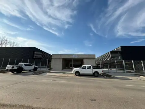 Local Comercial de 1109 m² en Complejo a Estrenar c/ Estacionamiento propio - Francisco Alvarez