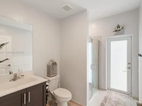 Venta de Casa con amenities estilo resort, 5 dormitorios, Miami-Dade