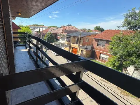 Departamento tipo casa en alquiler en Bernardino Rivadavia