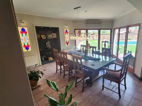 Casa 5 ambientes con 2 baños