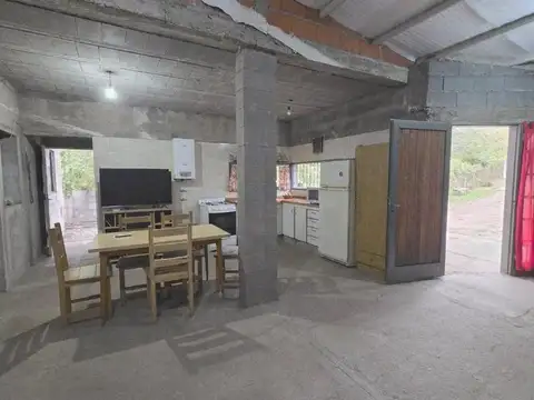 Casa 3 ambientes con 1 baño