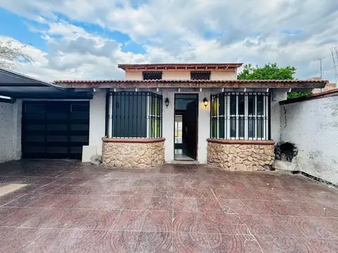 ALQUILER CASA 3 DORMITORIOS CON QUINCHO Y PILETA