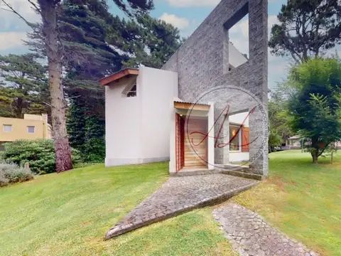 Comodoro Urtubey 900