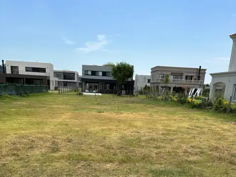 Terreno en Venta 40  mts Fondo