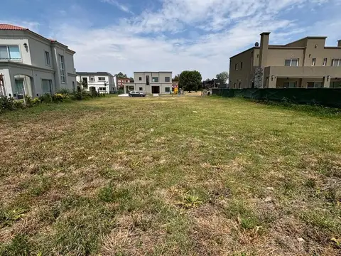 Venta de Lote interno en Barrio Privado Chateau Pilar
