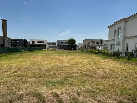 Terreno en Venta 20  mts Frente