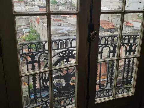 SALTA al 1436 Piso 4º