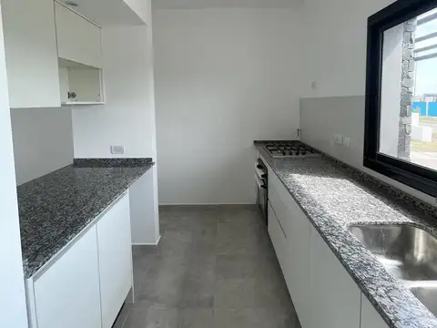 Duplex alquiler 2 dormitorios 1 baño con patio San Ignacio Village