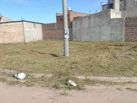 TERRENO EN ESQUINA 200 m2 ,ZONA NORTE (ARISTOBULO)