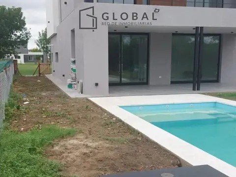 Casa 4 ambientes con 2 baños