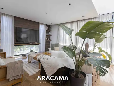 Casa 5 ambientes con 4 baños