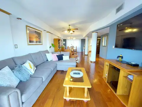 Departamento 8 ambientes con 4 baños