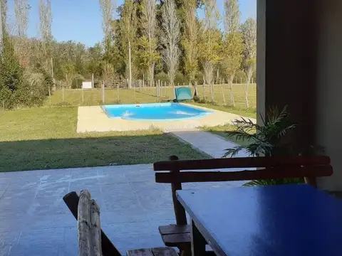 Casa moderna con parque y pileta, Domselaar Chico