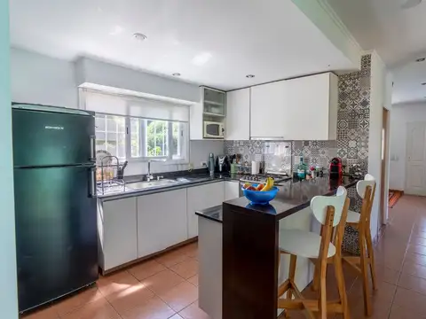 Casa 3 ambientes con 2 baños