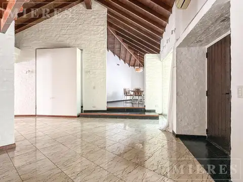 Casa en Alquiler Temporal con 1 cochera