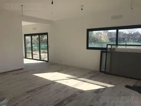 Casa en Venta en El Canton - Norte, USD 380.000